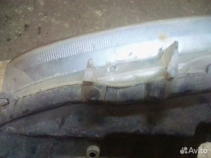 Nissan Cube z11 Фара правая