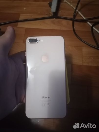 iPhone 8 Plus, 64 ГБ