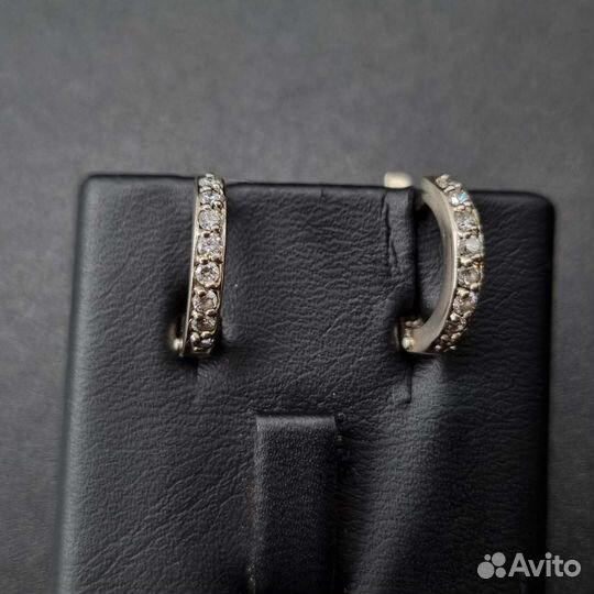 Золотые серьги с бриллиантами 585 пробы