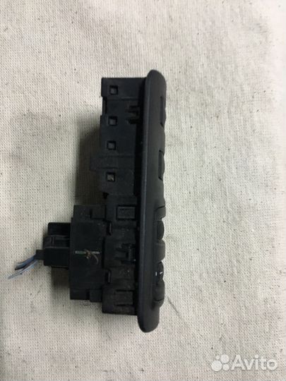 251635843r Renault Fluence Корректор Фары