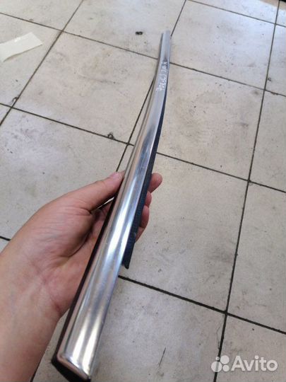 Бархотка внешняя на дверь задняя правая Ford Focus