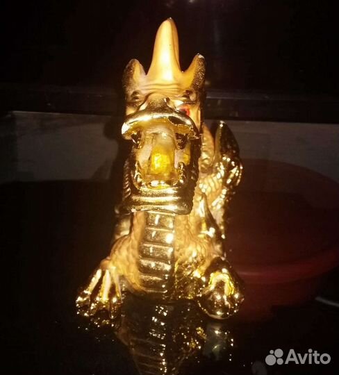 Статуэтка/декоративная фигурка Золотой дракон