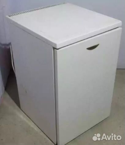 Шкаф холодильный Rosenlew RJV179