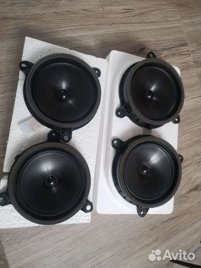 Штатные колонки toyota RAV 4