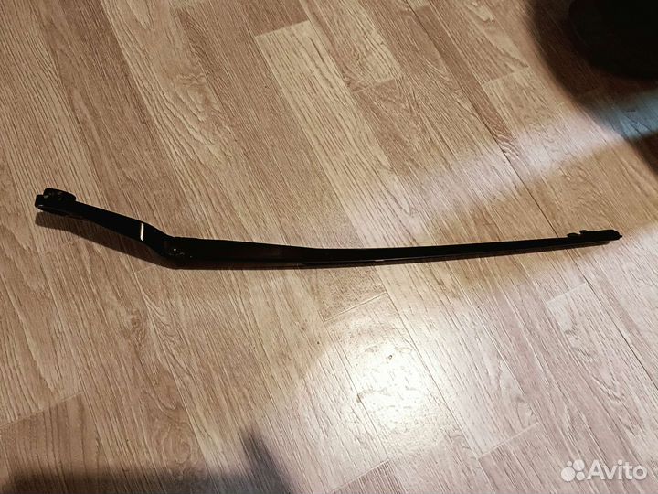 Поводок стеклоочистителя (дворник)