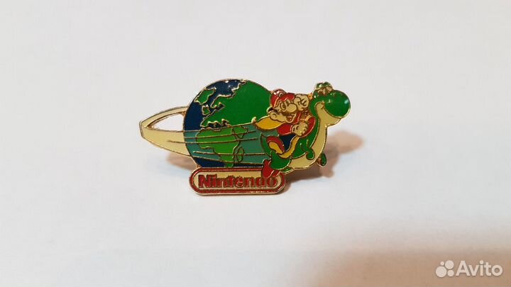 Редчайший значок Nintendo snes Super Mario World