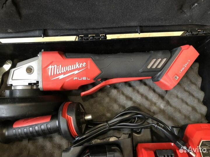 Болгарка Milwaukee M 18