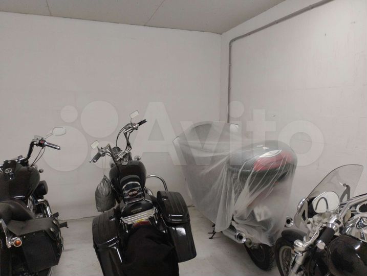 Машиноместо, 30 м²