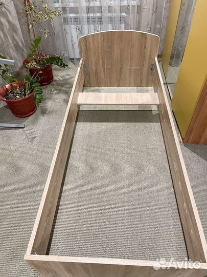 Коовать односпальная с матрацем