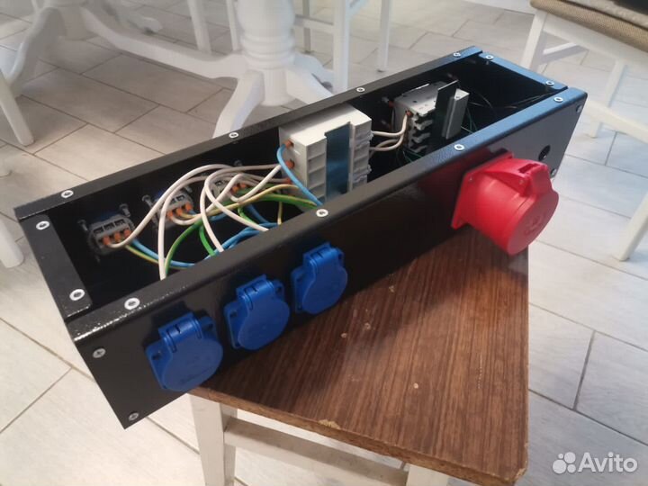 Рэковый дистрибьютор