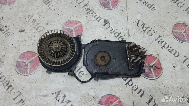 Мотор печки на Mercedes-Benz W126