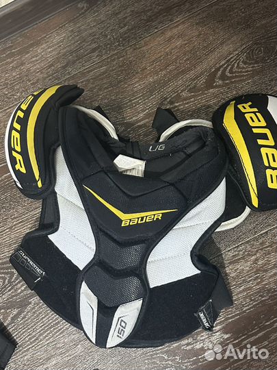 Нагрудник хоккейный bauer