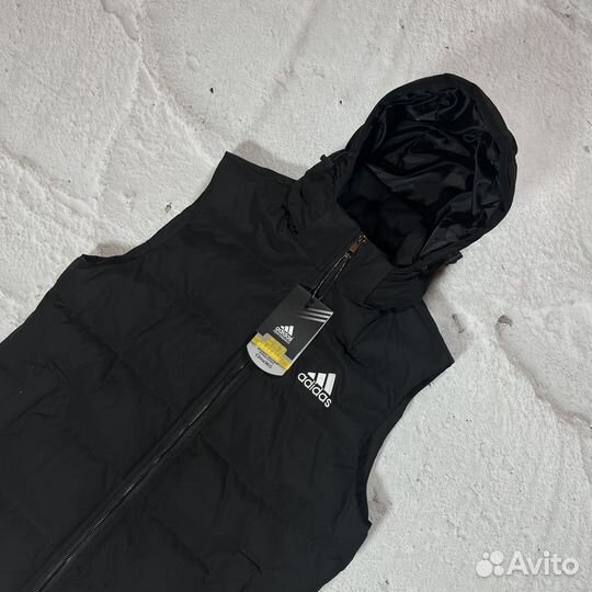 Жилетка adidas весенняя