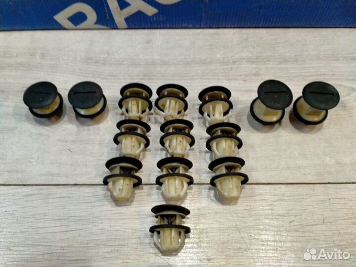 Клипса Mercedes-Benz 212.036 E 250 212 274.920 30