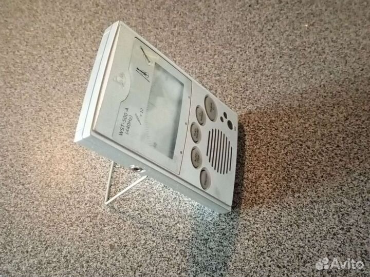 Тюнер для настройки гитары, скрипки