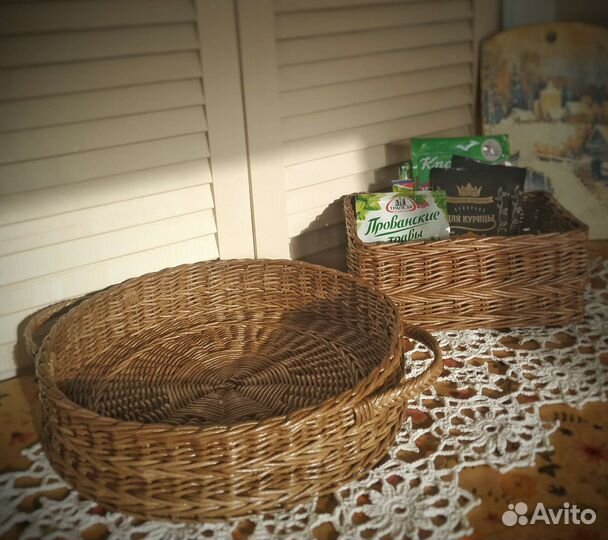 Поднос плетёный +коробочка для специй (набор)