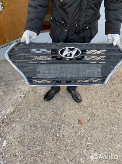 Решетка радиатора Hyundai Solaris 2