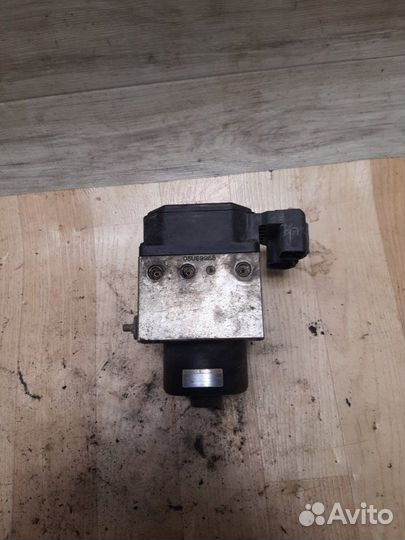 Блок ABS Toyota Harrier MCU10W 1MZ-FE 3.0 2002