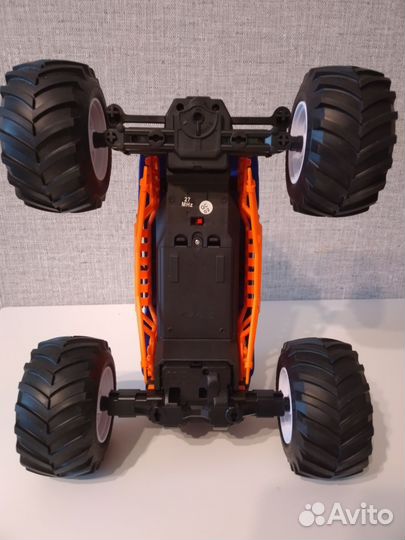 Машина на радиоуправлении (новая)