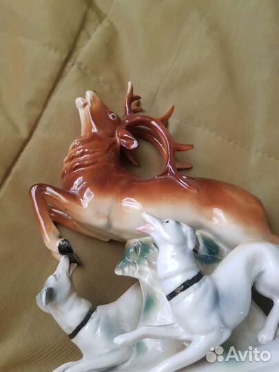 Фарфоровая статуэтка