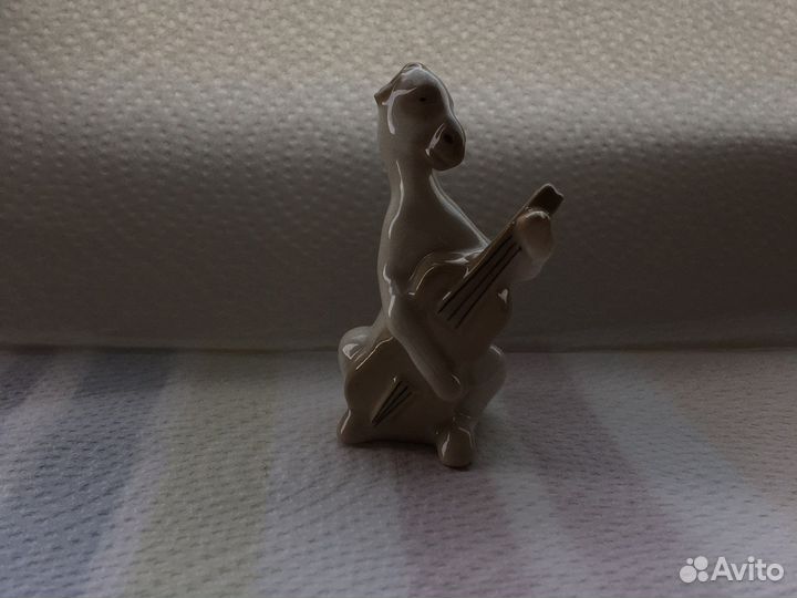 Фарфоровые статуэтки