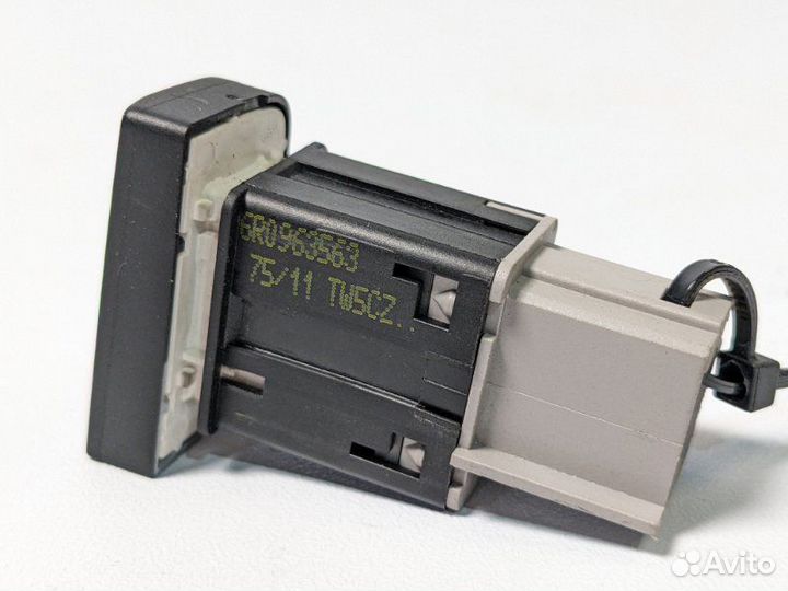 Кнопка обогрева сидений Vw Polo CFN 2013