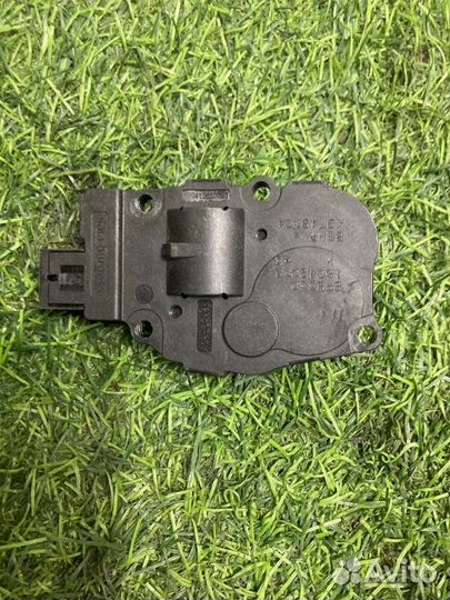 Моторчик заслонки печки Audi A5 8T 3.2 2008