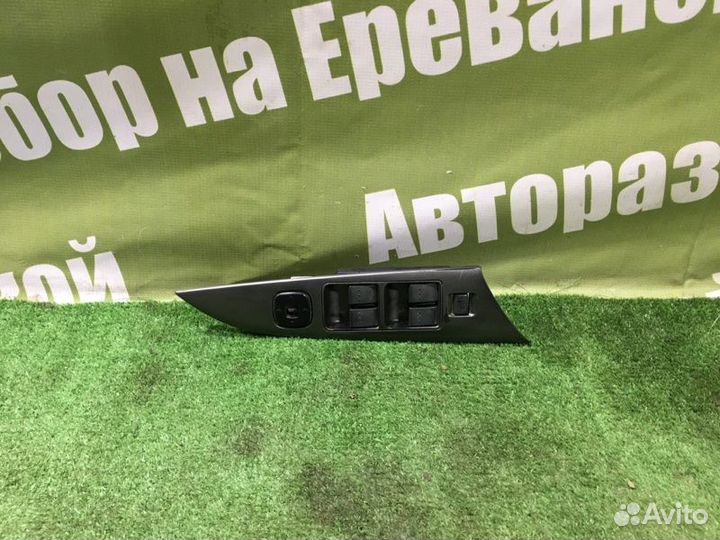 Блок управления стеклоподъемниками левый Mazda