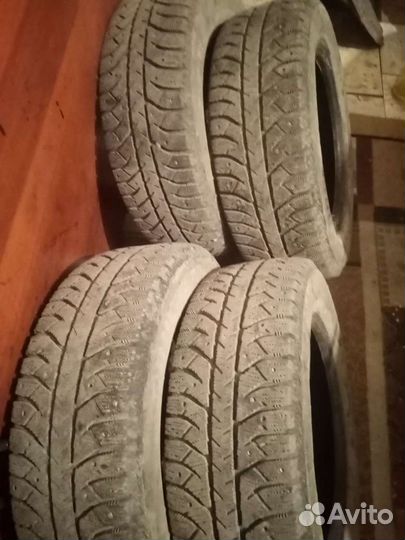 Bridgestone W940 195/65 R15 65L