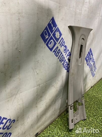 Обшивка стойки правая Renault Fluence седан 1.6