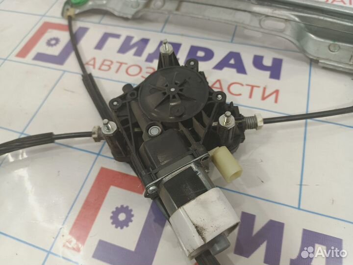 Стеклоподъемник электрический передний правый Dats