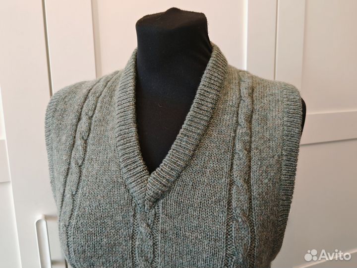 Шерстяной жилет вязаный косами безрукавка шерсть
