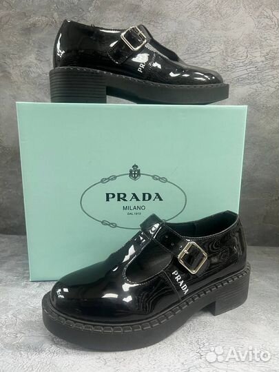 Лоферы Prada женские