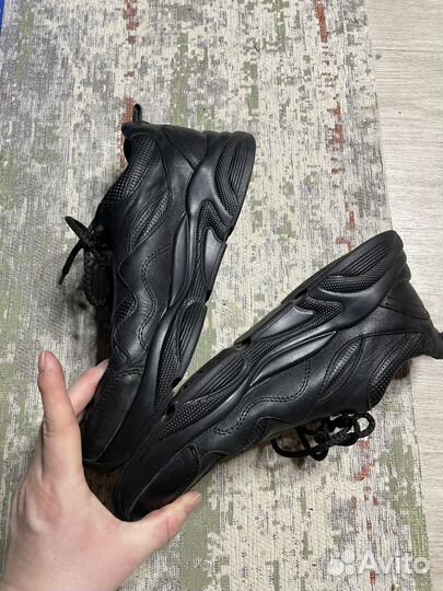 Кроссовки мужские 40