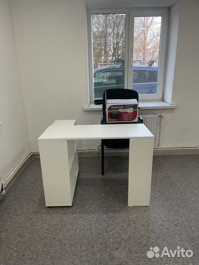 Угловой письменный стол