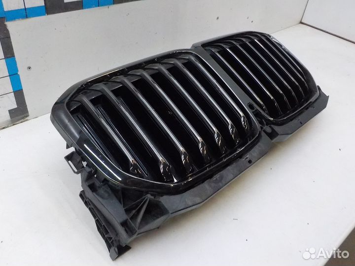 Решетка радиатора на BMW X7 51138745730