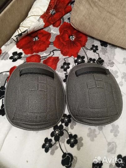 Наколенники