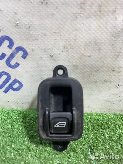 Кнопка стеклоподъемника задняя правая Volvo S40