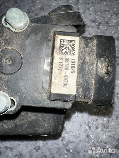 Педаль газа Hyundai Solaris седан G4FC 2015