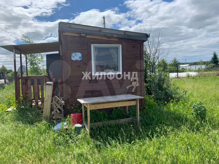 Дача 15 м² на участке 5 сот.