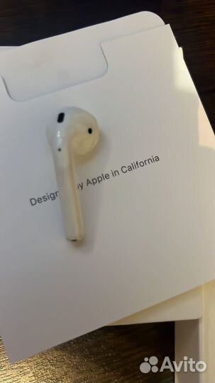 Беспроводные наушники apple airpods 1