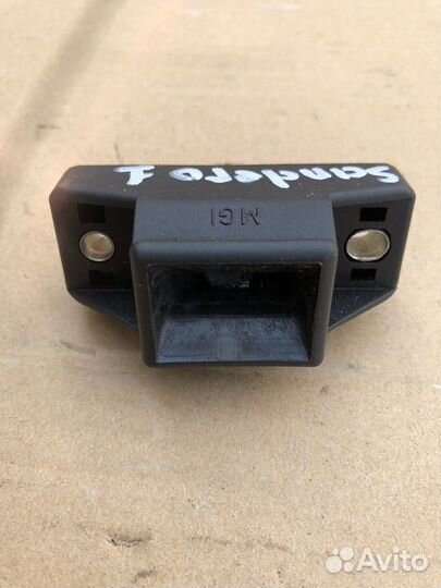 Замок багажника Renault Sandero 1