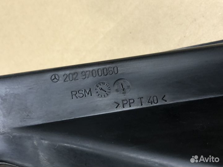 Накладка кузова внутреняя Mercedes W208