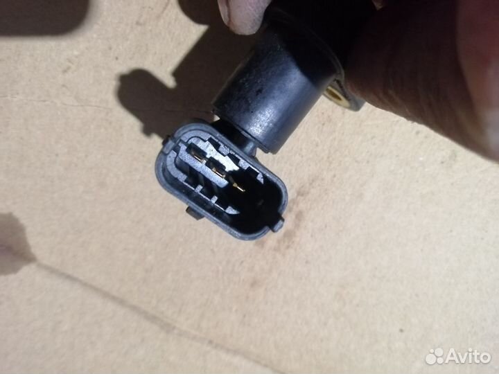 Датчик положения распредвала Opel Meriva Astra