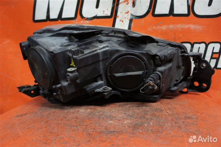Фара передняя левая Volkswagen Golf 5K1 2011