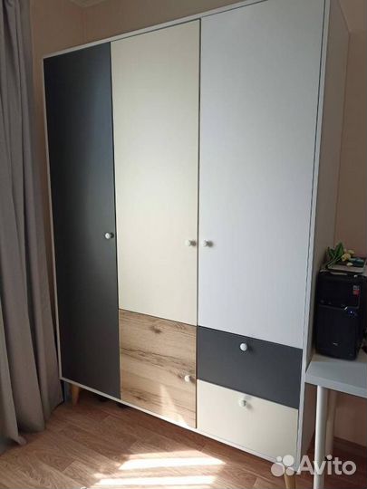 Шкаф в детскую/спальню