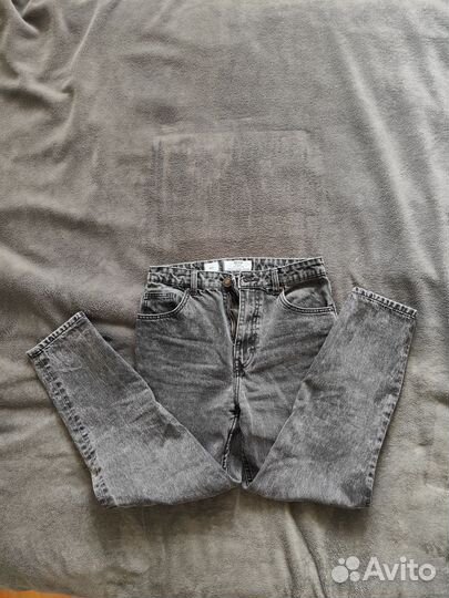 Джинсы bershka mom 36