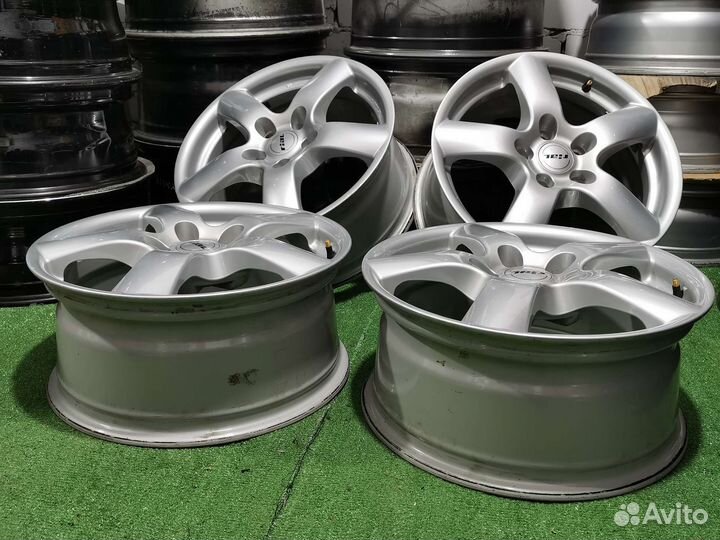 Диски Rial R-17 (5x120; Et44; 7,5j)