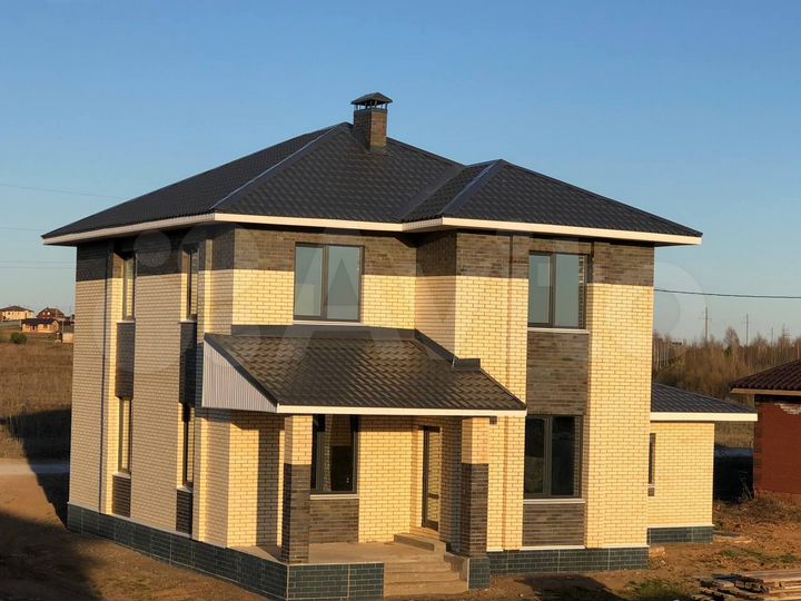 Коттедж 180 м² на участке 10 сот.