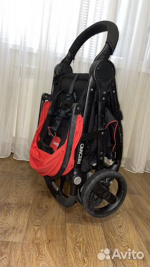 Коляска прогулочная recaro